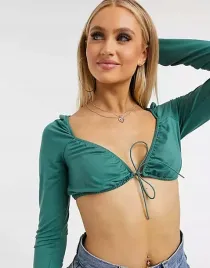 asos-krotki-wiazany-top-z-gumka-dlugi-rekaw