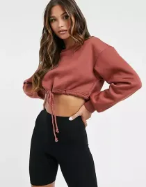 asos-naanaa-krotka-bluza-sciagany-dol
