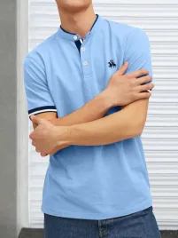 shein-niebieska-koszulka-polo-z-printem-guziki-s-09237