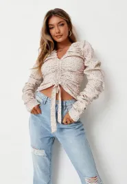 missguided-bluzka-w-kwiatki-z-marszczeniem-vtw6302-xl