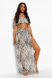 boohoo-czarno-bialy-crop-top-z-odkrytymi-ramionami-w-zebre-l-szz00054