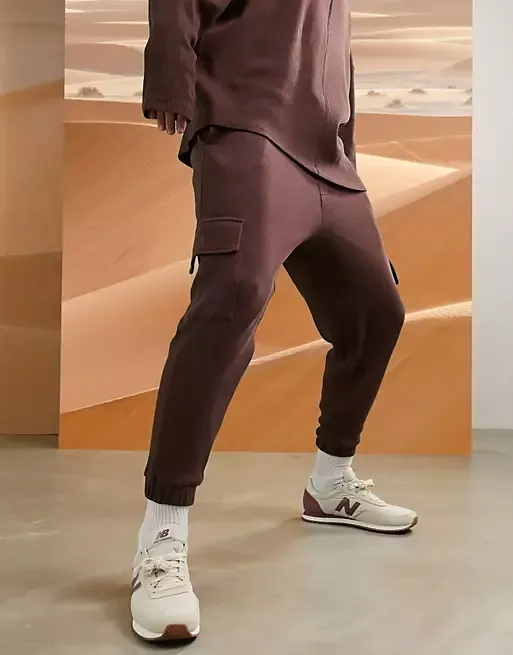asos-spodnie-dresowe-bojowki-oversize-waflowe