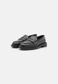 steve-madden-harloe-czarne-lakierowane-skorzane-mokasyny-z-dzetami-37-1-001