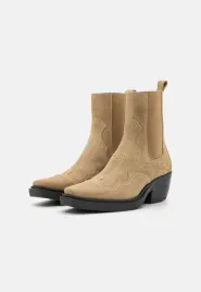 copenhagen-suede-sand-bezowe-skorzane-zamszowe-botki-kowbojki-41-cph232