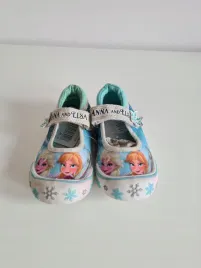 disney-frozen-annaandelsa-kolorowe-trampki-na-rzepy-21-4-223321