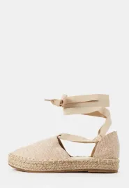 missguided-plaskie-espadryle-z-wiazaniem-37-13299