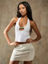 missguided-bialy-top-bez-plecow-z-wycieciem-ozdobne-kamienie-s-01111