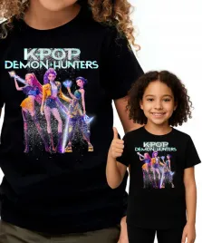 brokatowy-nadruk-huntrix-k-pop-demon-hunters-t-shirt-czarny-premium-140