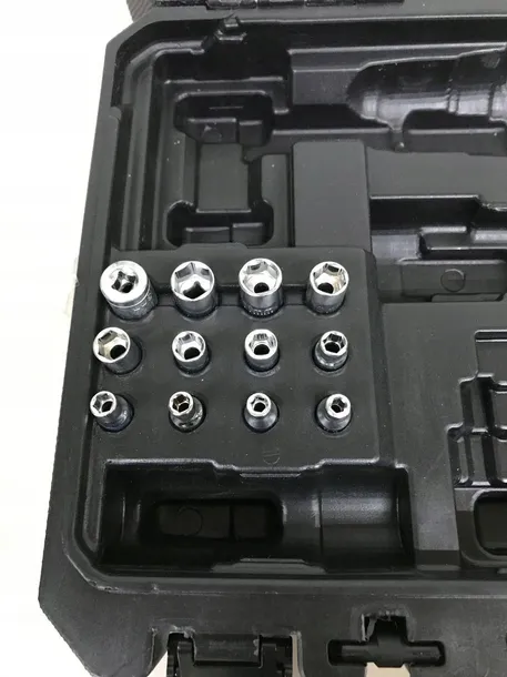 profesjonalna-wiertarko-wkretarka-12v-napiecie-v-12-v