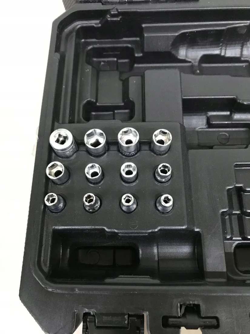 profesjonalna-wiertarko-wkretarka-12v-stan-powystawowy