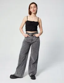 jennyfer-haftowany-crop-top-na-ramiaczkach-r-xs