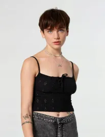 jennyfer-haftowany-crop-top-na-ramiaczkach-r-m