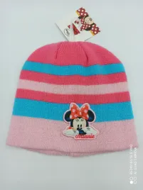 kolorowa-czapka-minnie-w-paski