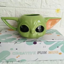 kubek-ceramiczny-z-pokrywka-yoda-gwiezdne-wojny-star-wars-350-ml-na-prezent