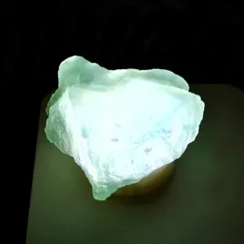 lampka-usb-a-led-swietlik-magic-z-krysztalem-kamien-mineral-zielony-fluoryt