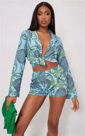 prettylittlething-niebieskie-wzorzyste-krotkie-spodenki-damskie-38-w5897
