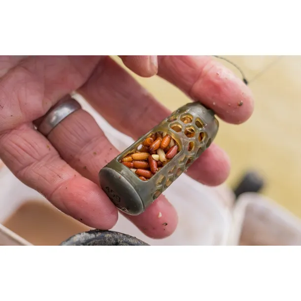 preston-koszyk-absolute-window-feeder-caged-75g-large-model-absolute-window-feeder-caged-large-75g