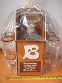 spowiednik-konfesjonal-karafka-kieliszki-245-18-stka