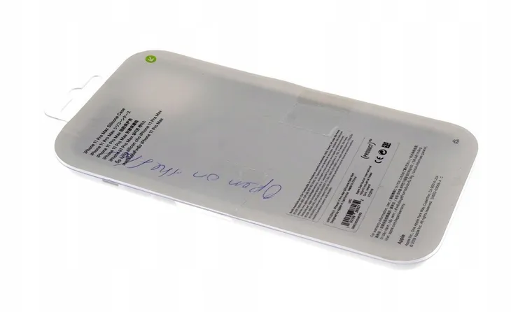 etui-iphone-11-pro-max-silicone-white-kolor-bialy