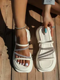 shein-kremowe-klapki-na-platformie-z-cyrkoniami-40-42276