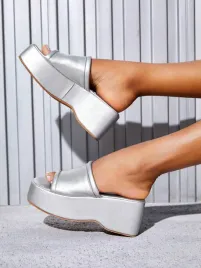 shein-srebrne-metaliczne-klapki-na-wysokiej-platformie-42-24429