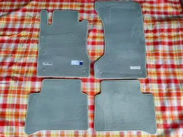 oryginalne-dywaniki-welurowe-mercedes-benz-w211-s211-4matic