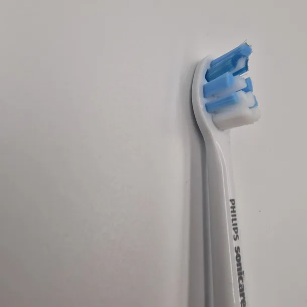 koncowka-philips-sonicare-g2-kolor-dominujacy-bialy