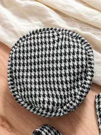 shein-czarno-biala-czapka-dziecieca-beret-w-pepitke-4y-57372