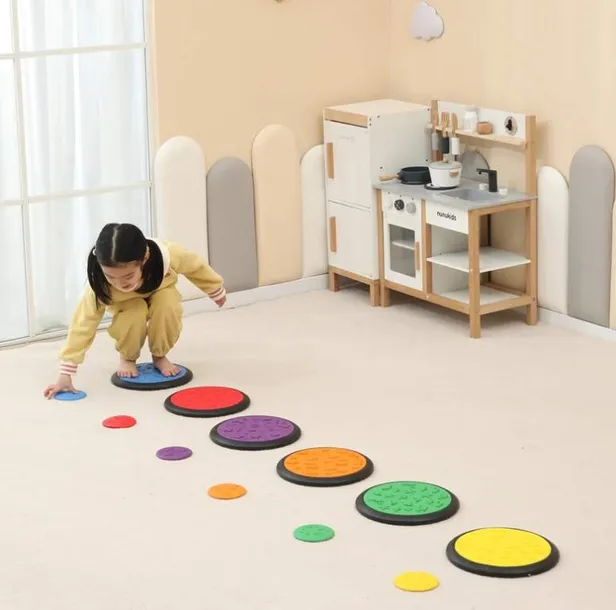 dyski-sensoryczne-dotykowe-stan-nowy-wiek-dziecka-3-lata-kod-producenta-01-091-00-018