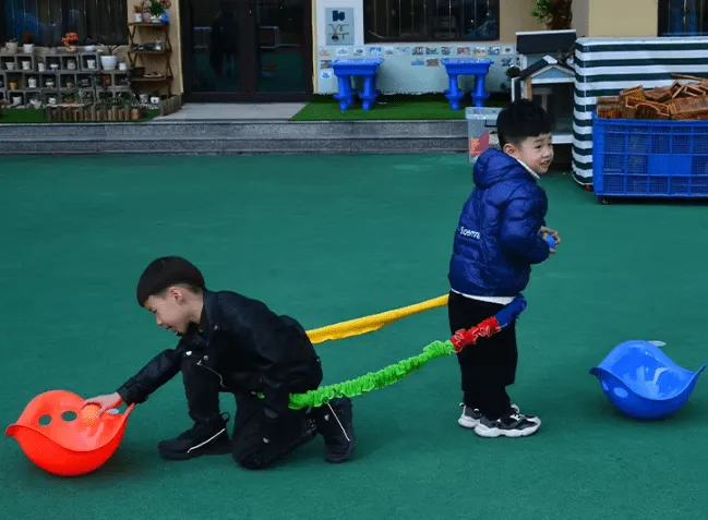 muszelka-do-balansowania-czerwony-material-plastik