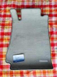 oryginalny-dywanik-welurowy-mercedes-benz-clk-c208-rhd