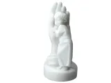 chlopczyk-na-dloni-alabaster-grecki-material-wykonania-kamien