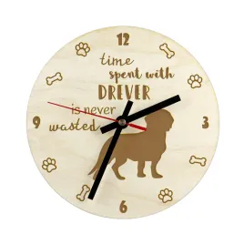 drever-jamnikoogar-szwedzki-zegar-z-psem-drewniany-zegar-z-grawerem-pe