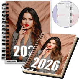 kalendarz-2026-notes-a5-niedziele-swieta-selena-gomez-08-8a-02980