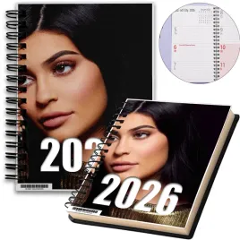 kalendarz-2026-notes-a5-niedziele-swieta-kylie-jenner-08-8a-01441