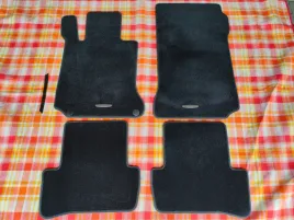 oryginalne-dywaniki-welurowe-mercedes-benz-w204-s204