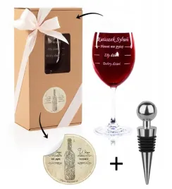 kieliszek-do-wina-z-grawerem-prezent-upominek-urodziny-dzien-kobiet