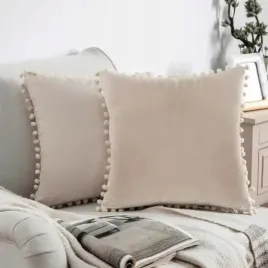 stylowa-bezowa-poszewka-welur-pompony-prezent-40x40-boho-ozdoba-wnetrza