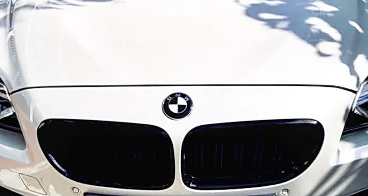 logo-znaczek-emblemat-bmw-82mm-e87-e81-e46-e60-e61-e90-e91-e36-e84-x3-e83-marka-bmw-waga-z-opakowaniem-0-1-kg