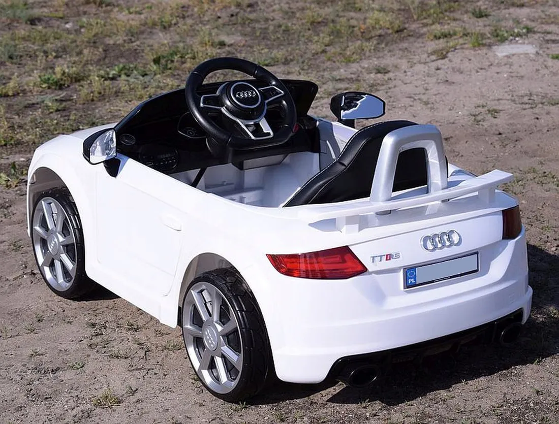 oryginalne-audi-tt-rs-auto-na-akumulator-pilot