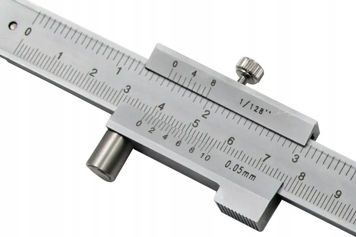 suwmiarka-traserska-0-200-mm-005-mm-stan-nowy-maksymalny-zakres-pomiaru-1-mm