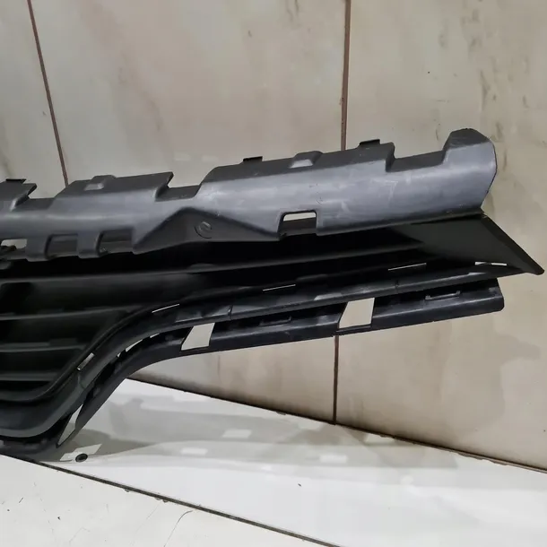 renault-captur-13-19-atrapa-grill-numer-katalogowy-czesci-cap-13100