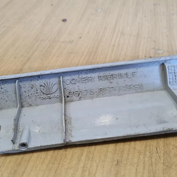 daewoo-nexia-atrapa-grill-chlodnicy-numer-katalogowy-oryginalu-