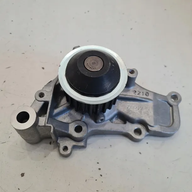 mitsubishi-space-runner-1-8-91-99-pompa-wody-stan-nowy