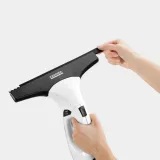 myjka-do-okien-wv-2-karcher-28cm-stan-nowy-wyposazenie-dodatkowe-koncentrat-do-mycia-okien-ladowarka-spryskiwacz-padem-z-mikrofibry