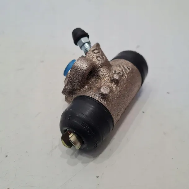 toyota-corolla-e10-e11-e12-cylinderek-hamulcowy-c52023-jakosc-czesci-zgodnie-z-gvo-q-oryginal-z-logo-producenta-czesci-oem-oes