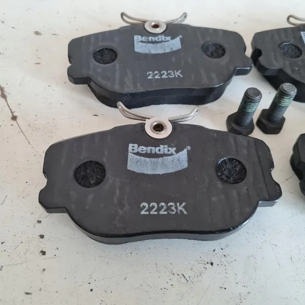 volvo-480-klocki-hamulcowe-kpl-bendix-571415b-producent-czesci-bendix