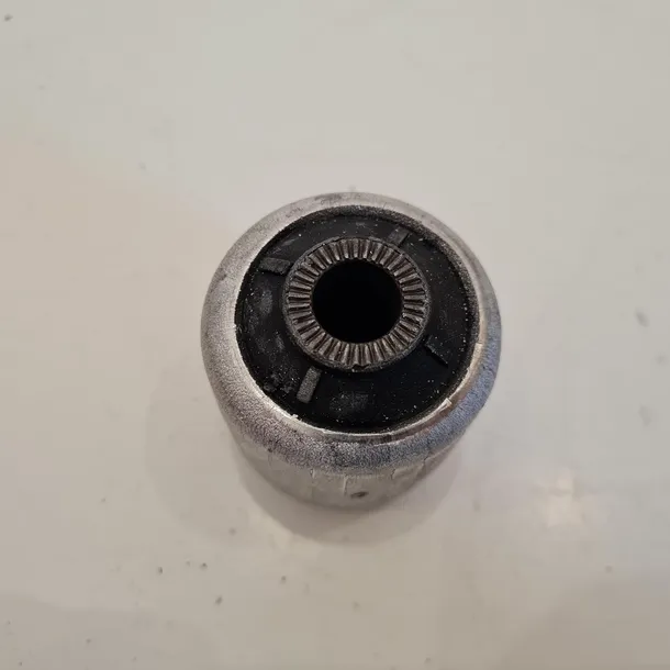 bmw-3-5-6-7-e30-e34-e39-e60-e63-e32-e38-e65-tuleja-wahacza-sidem-821632-jakosc-czesci-zgodnie-z-gvo-q-oryginal-z-logo-producenta-czesci-oem-oes