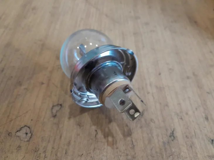 tungsram-r2-zarowka-12v-model-1