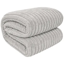 miekki-koc-lea-200x220-szary-lekki-tloczony-do-sypialni-salonu